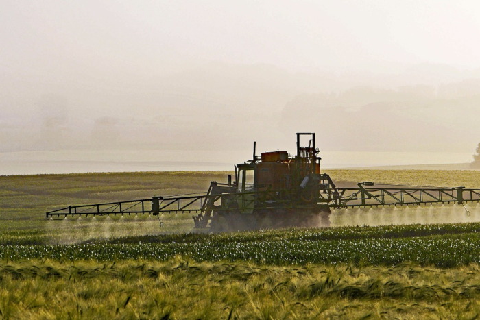 Pestizideinsatz in der Landwirtschaft.